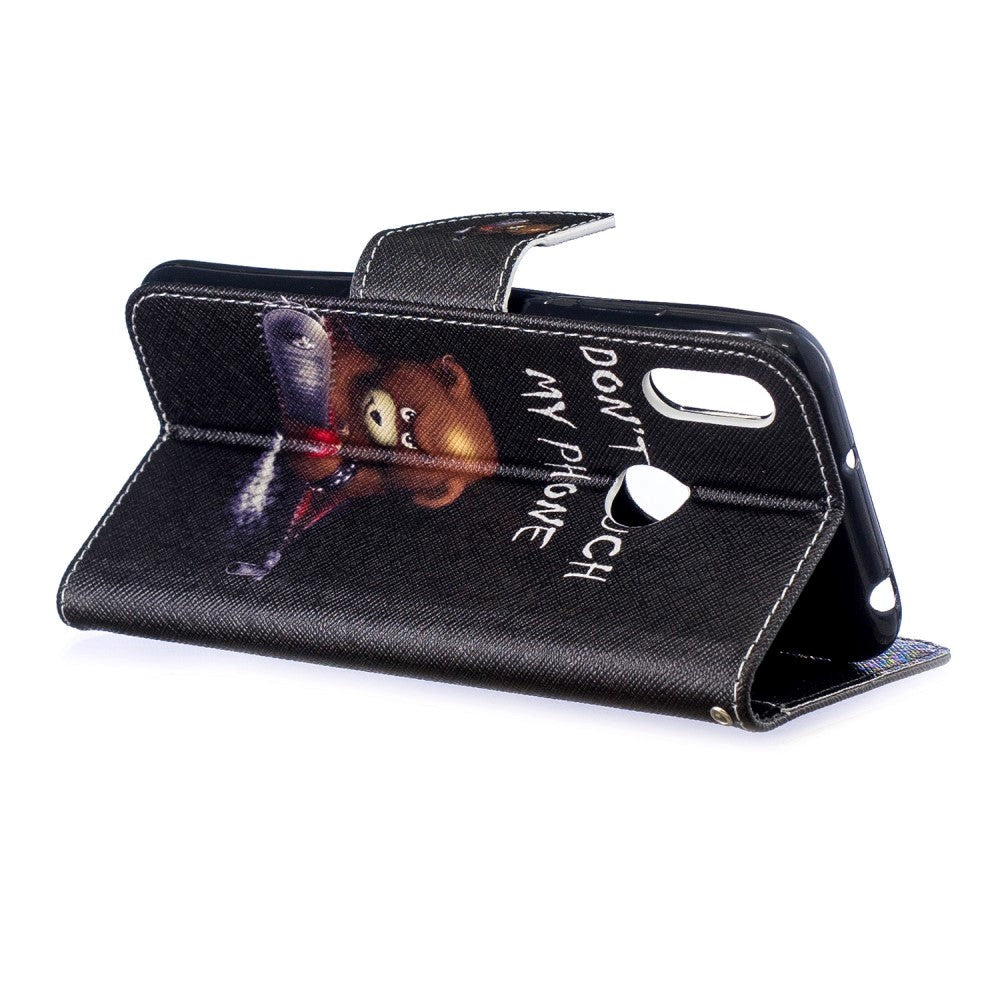 Huawei Y6 (2019) Leather Flip Cover m. Lommebok - Skremmende bjørn