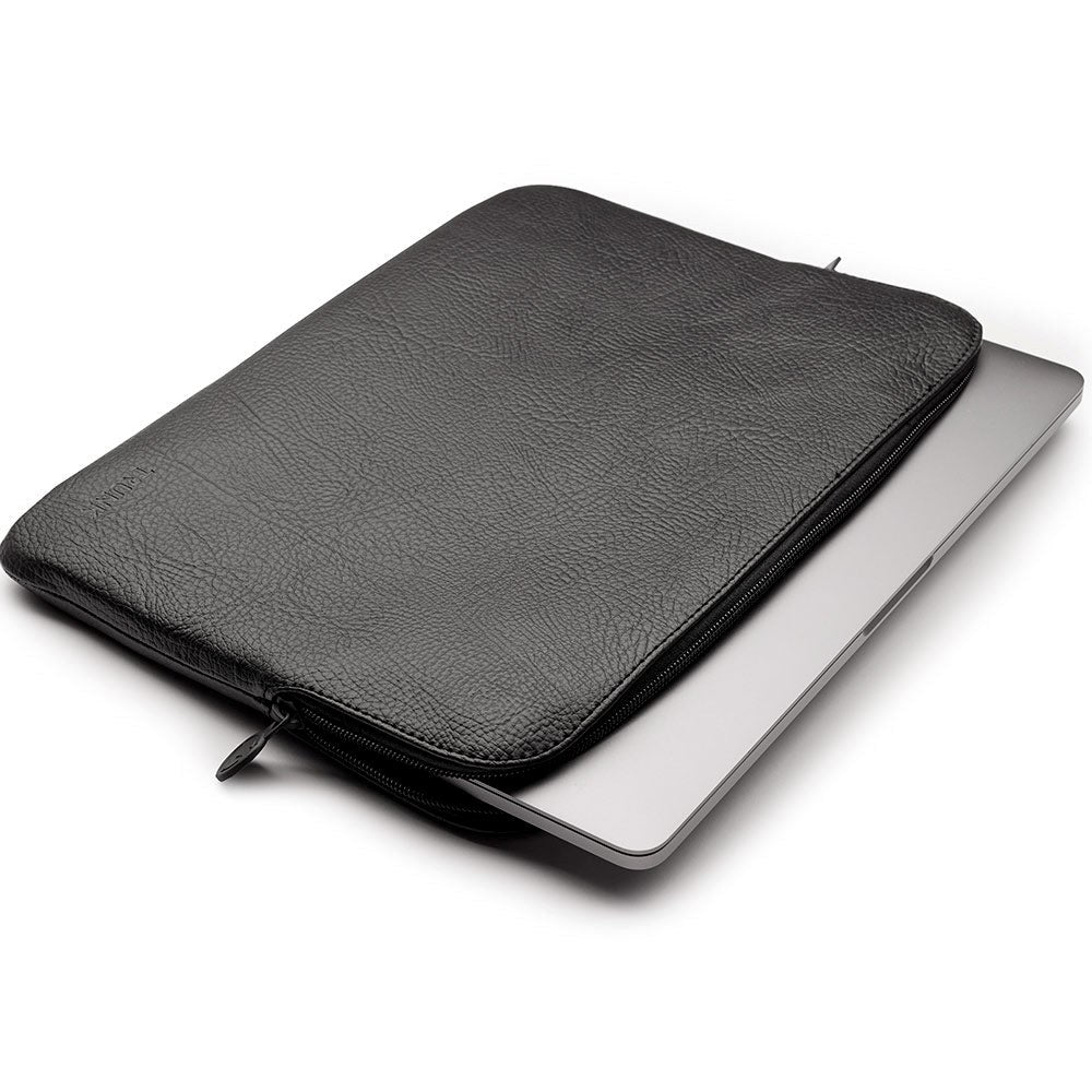 Trunk Vegan Leather Sleeve for Laptop 13" (30,5 x 22 x 2 cm) - Svart epleskall