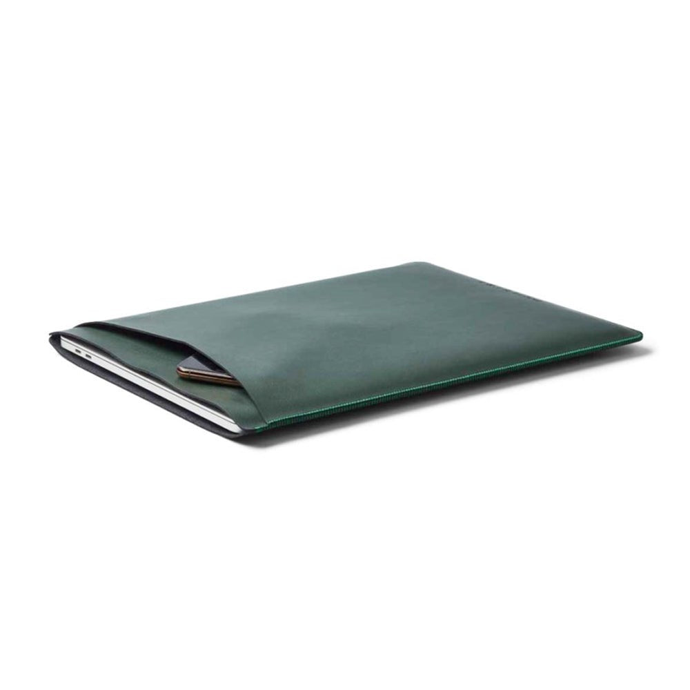 Philbert UltraSlim Vegan Leather Sleeve m. Stropp for MacBook / Laptop 15" (35,5 x 25 x 2 cm) - Grønn