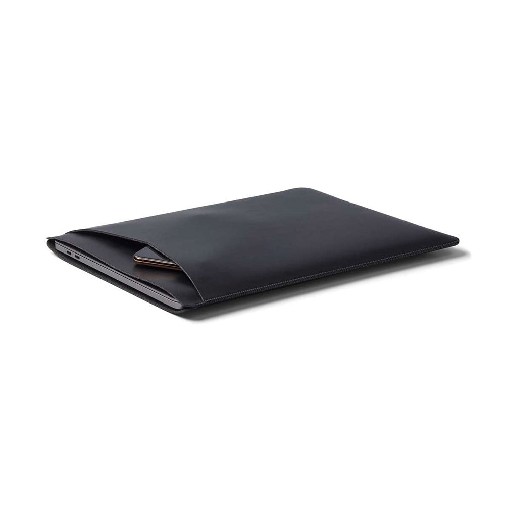 Philbert UltraSlim Vegan Leather Sleeve m. Stropp For MacBook / Laptop 16" (36 x 26 x 2 cm) - Svart