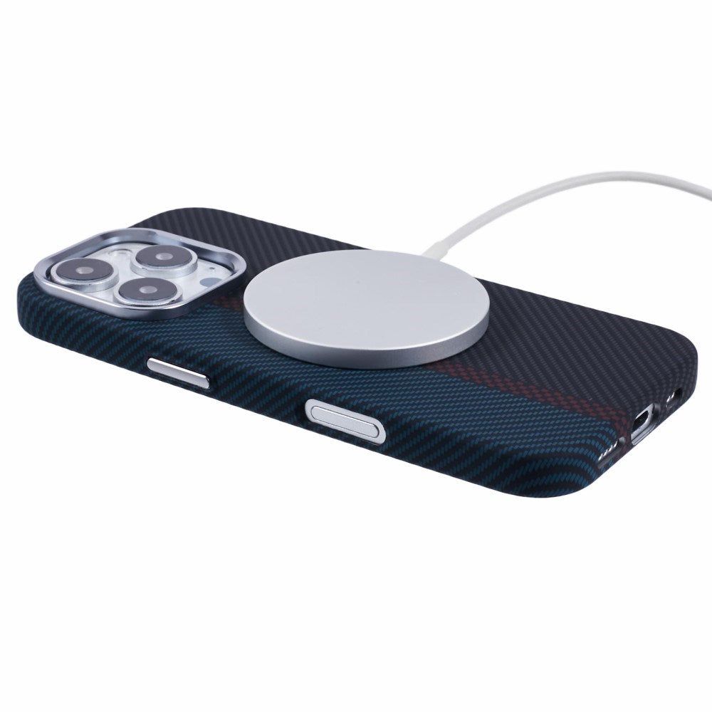 iPhone 16 Pro - EIDERWOOD Mønstret Carbon Cover - MagSafe Kompatibel - Dark Colored Pattern