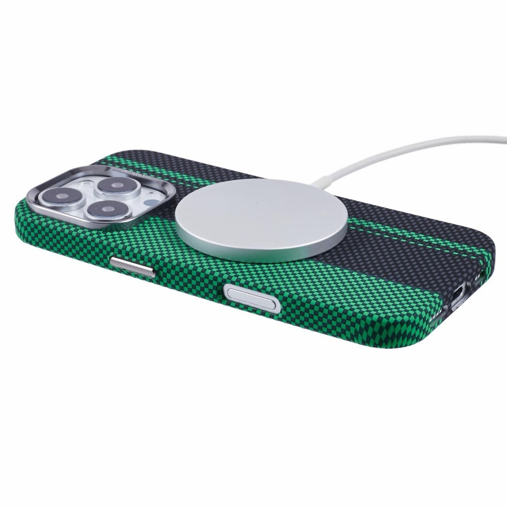 iPhone 16 Pro - EIDERWOOD Mønstret Carbon Cover - MagSafe Kompatibel - Green/Black