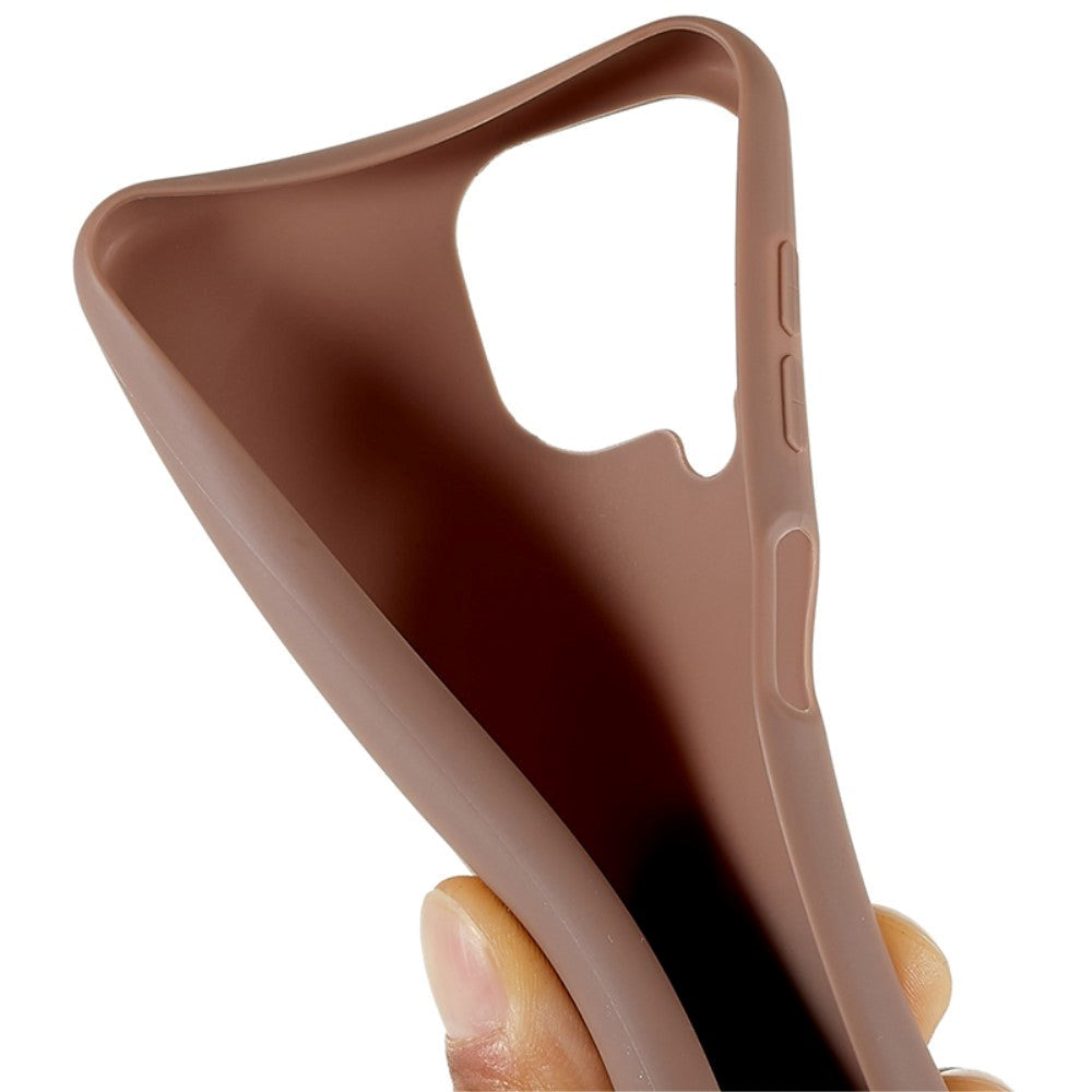 Samsung Galaxy M33 Matt fleksibelt plastbakdeksel - brun