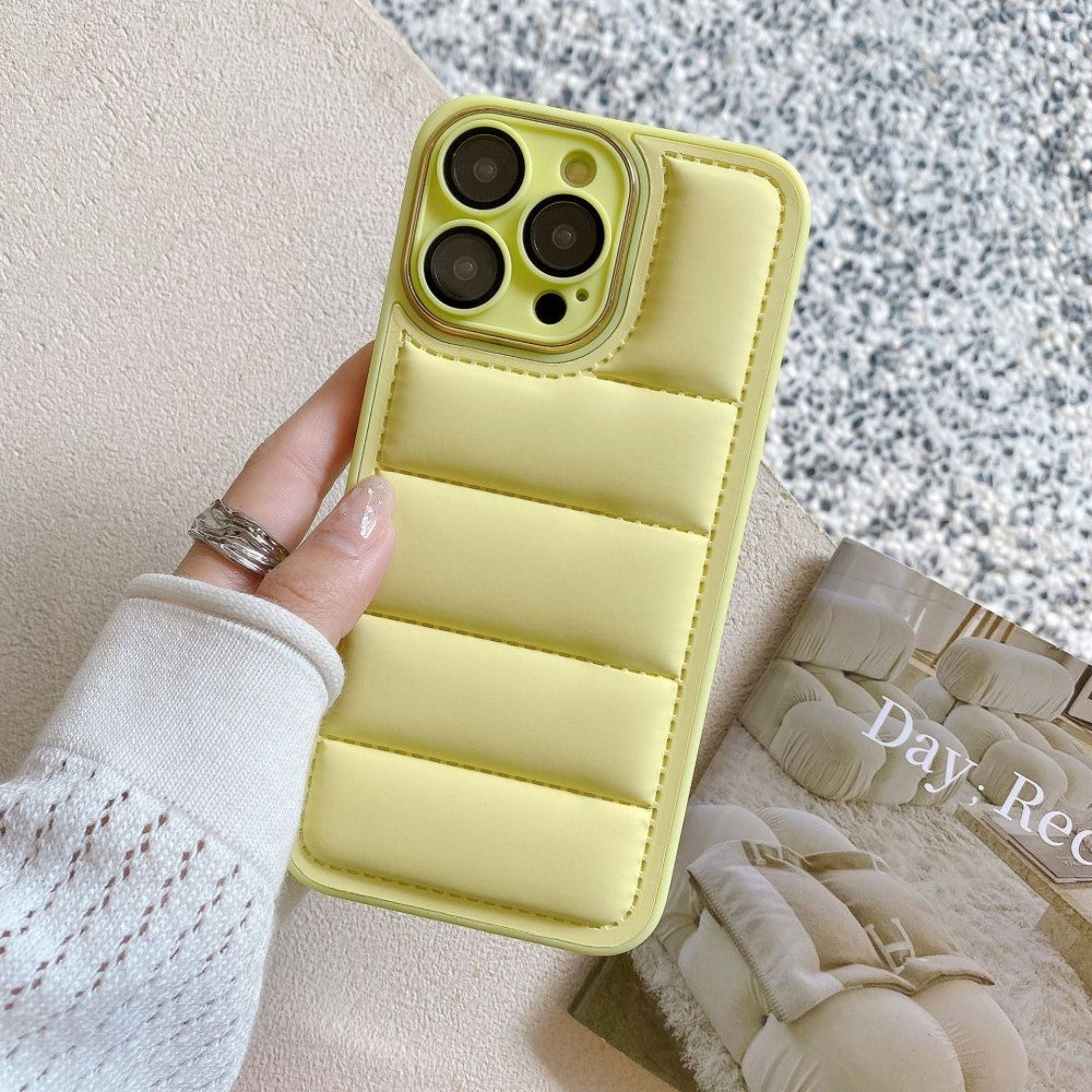 iPhone 14 Pro Max Skinndekket 3D plastbakdeksel m. Kameralinsebeskyttelse - gul