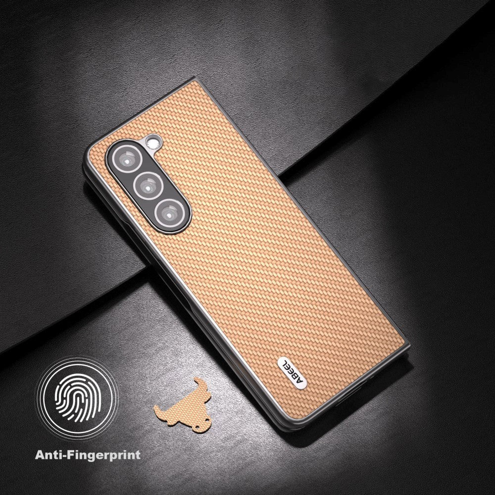 Samsung Galaxy Z Fold5 (5G) Lærdeksel Plastveske - Beige Carbon