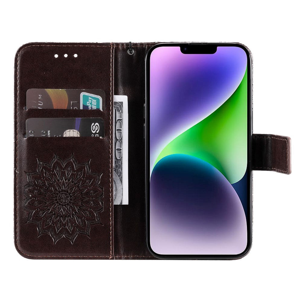 iPhone 15 Plus Leather Flip Cover m. Lommebok og stropp - Mandala Flower - Brun