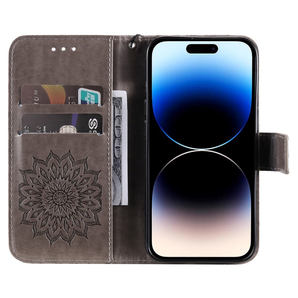 iPhone 15 Pro Leather Flip Cover m. Lommebok og stropp - Mandala Flower - Brun