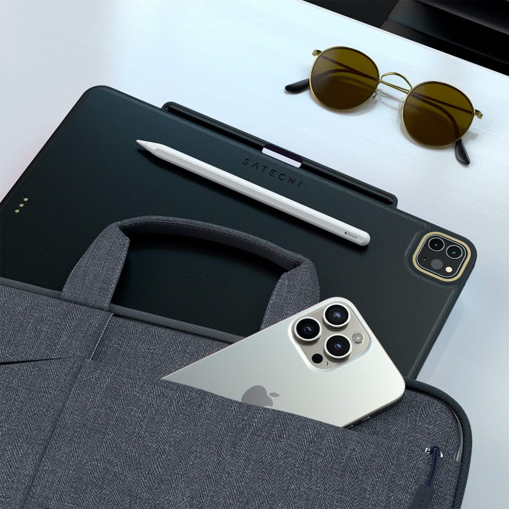 iPad Pro 11" (2022 / 2021 / 2020 / 2018) Satechi Magnetic Vegan Leather Bakdeksel - Svart