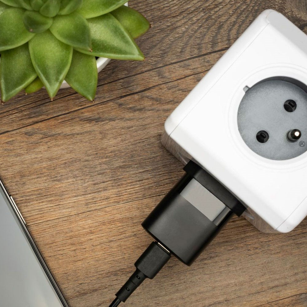 Fast 20W USB-C PD hurtigvegglader m. USB-C til Lightning-kabel - Svart