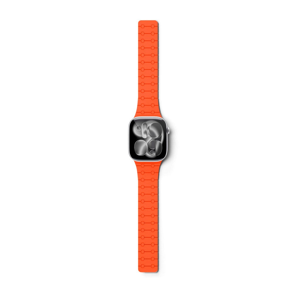 Apple Watch (42/44/SE/45/46/49) Epico Magnetic+ Silikone Urrem - Orange / Sort
