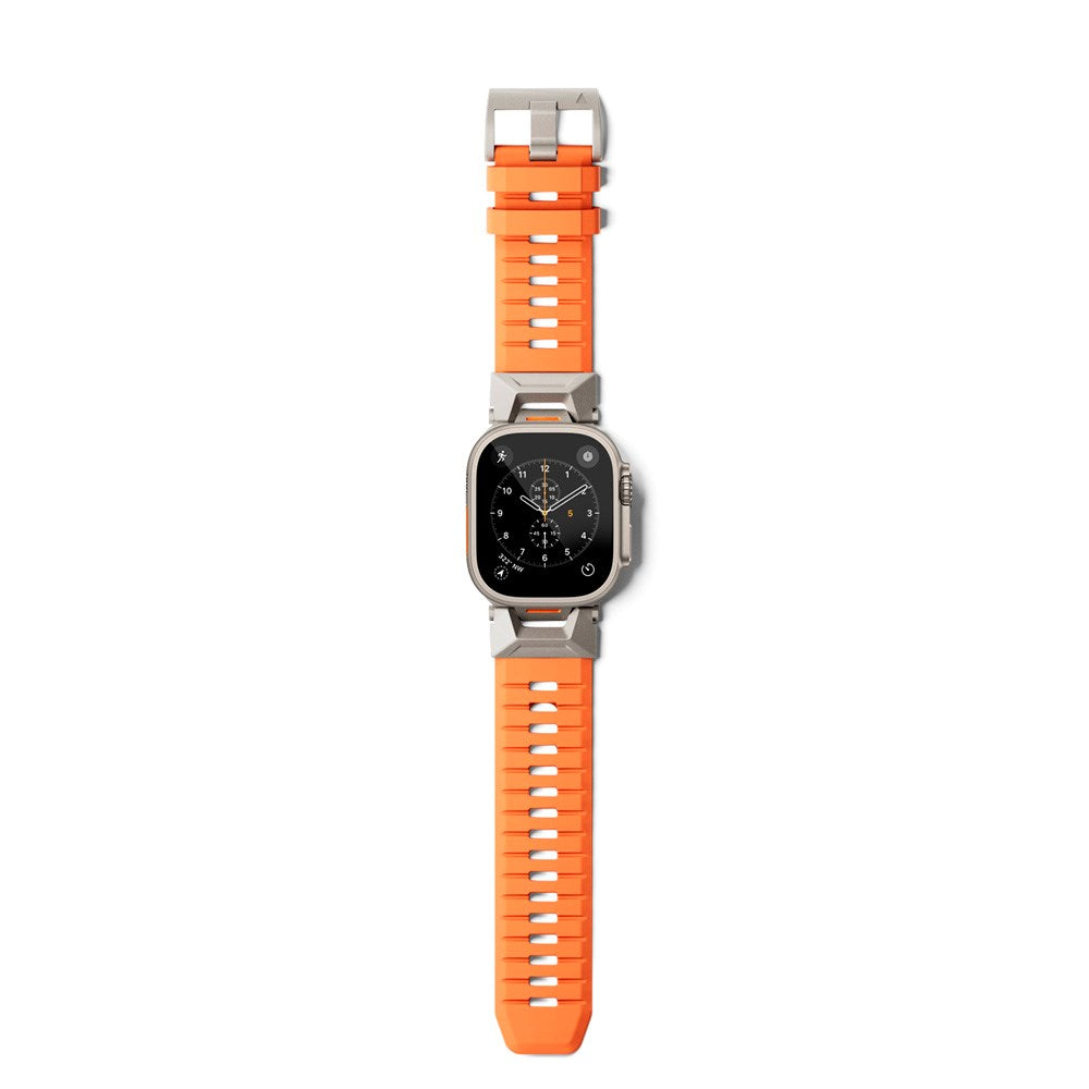 Apple Watch (42/44/SE/45/46/49) Epico Rubber Pro Urrem m. Metalspænde - Orange
