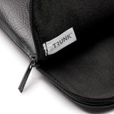 Trunk Vegan Leather Sleeve for Laptop 13" (30,5 x 22 x 2 cm) - Svart epleskall