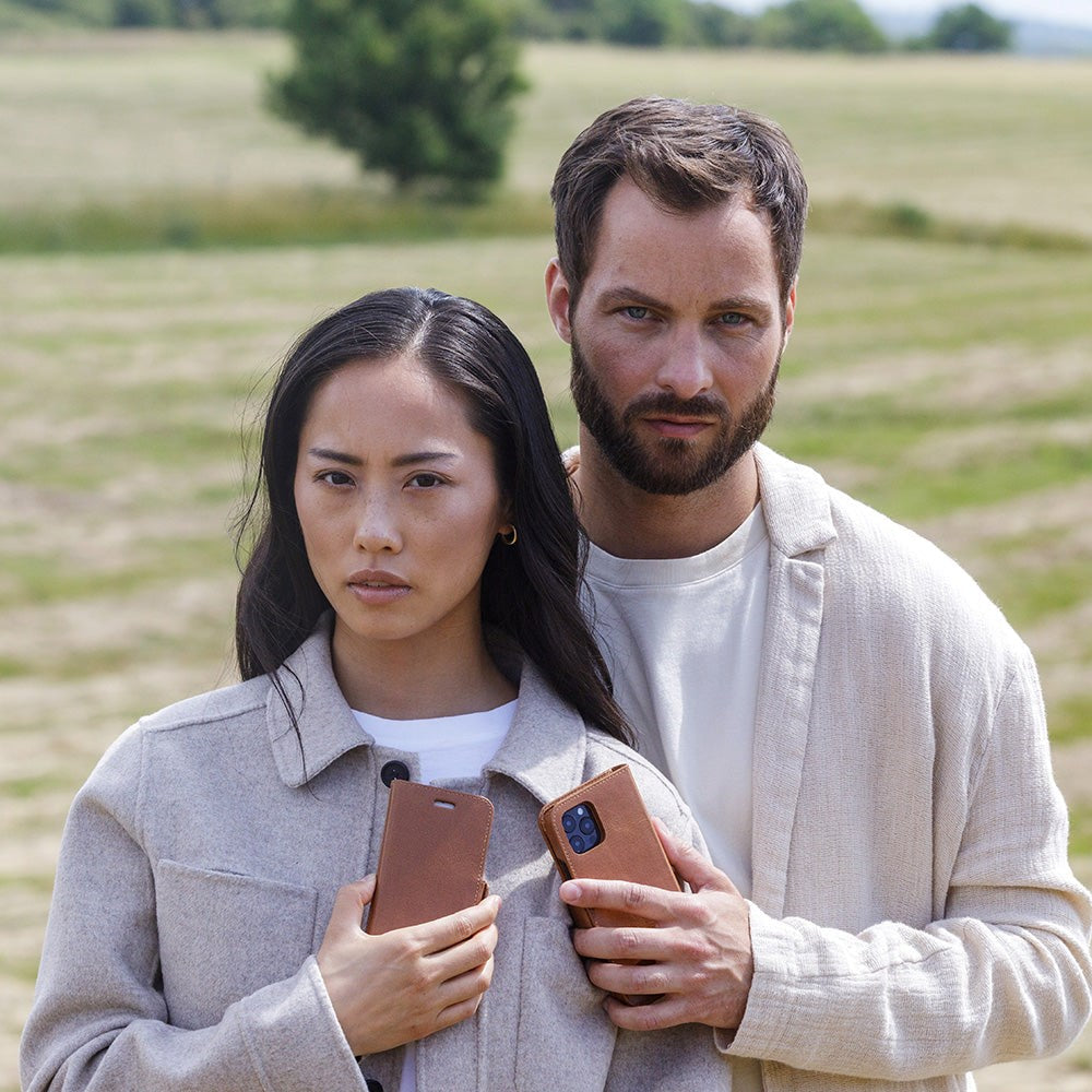 iPhone 12 / 12 Pro dbramante1928 Heather Magnet Deksel i ekte skinn m. Lommebok - Tan