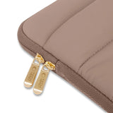 Tech-Protect Fluffy MacBook / Laptop 15-16" Sleeve m. Ekstra Lynlåslomme - Maks. Mål: 27 x 38cm - Beige