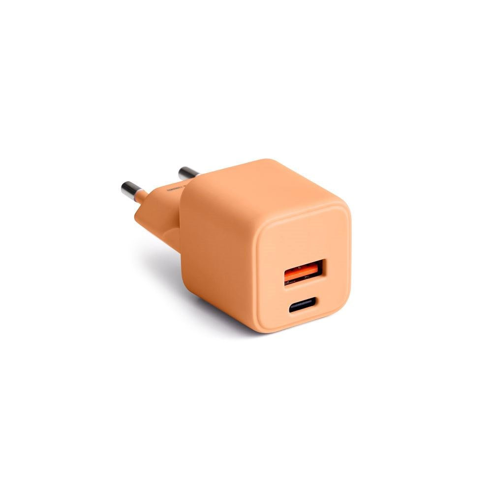 Colorum Vægoplader - 1x USB-A & 1x USB-C / 30W - Peach Fuzz