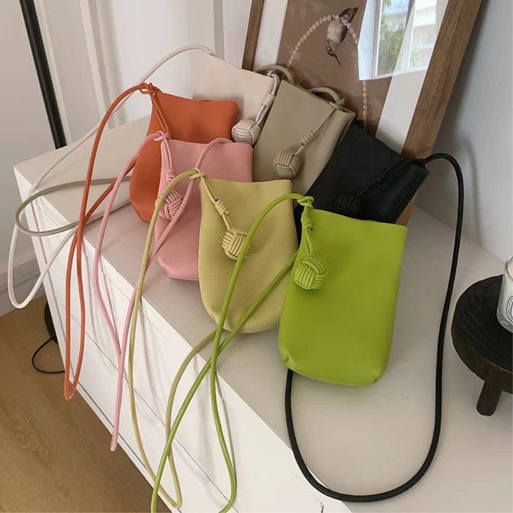Crossbody mobilveske i kunstskinn m. Magnetlukking (200 x 130 mm) - Svart