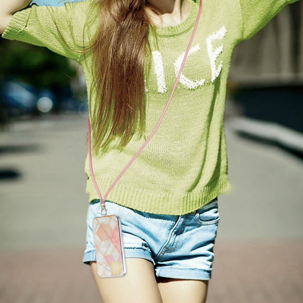 iPhone 14 Pro fleksibelt plastdeksel m. Snor - Marmor - Rosa &amp; Hvit