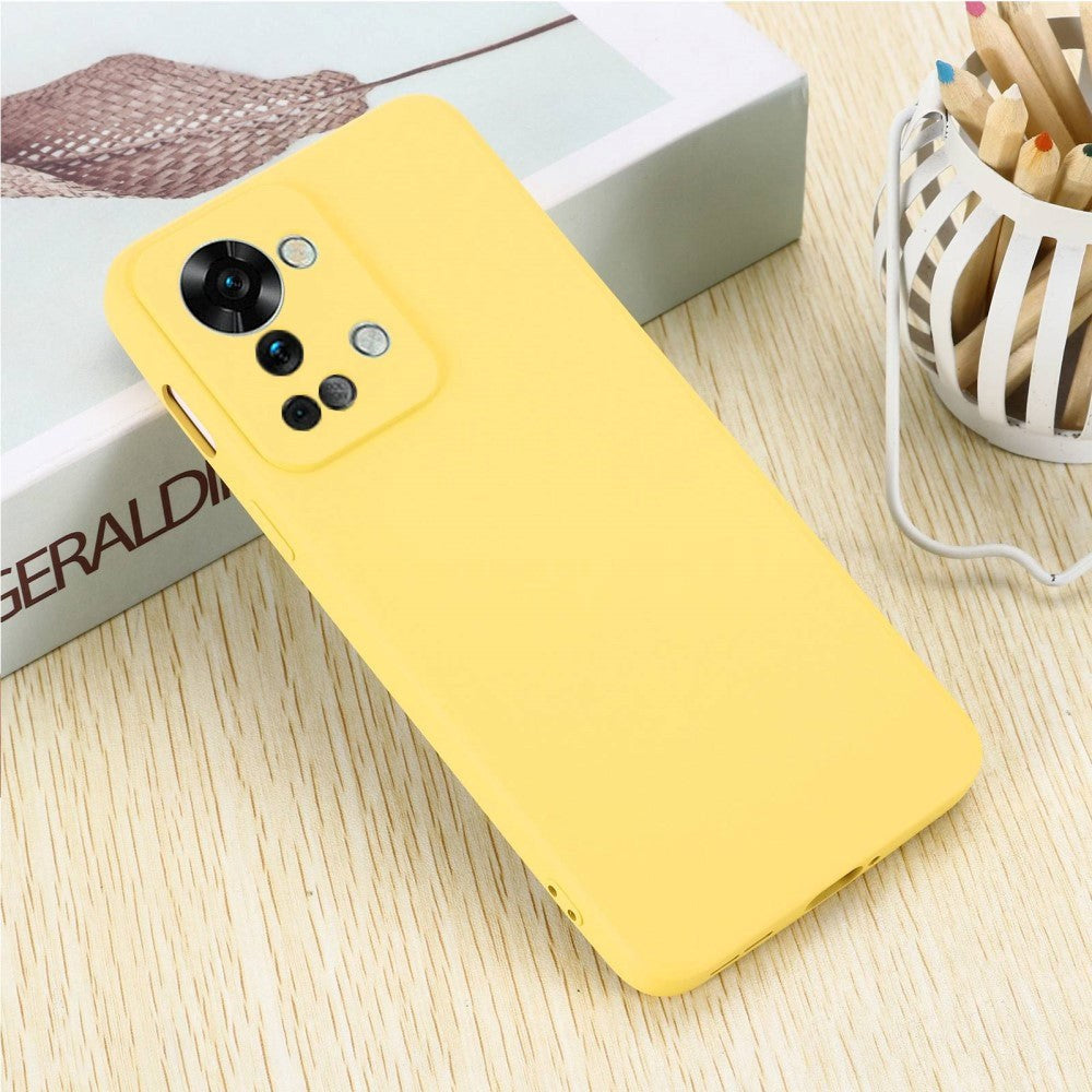 Motorola Moto G22 / E32s (4G) Bakdeksel i flytende silikon m. Stropp - Gul