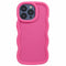 EIDERWOOD iPhone 15 Pro Fleksibelt Plastik Wavy Mobil Cover - Pink