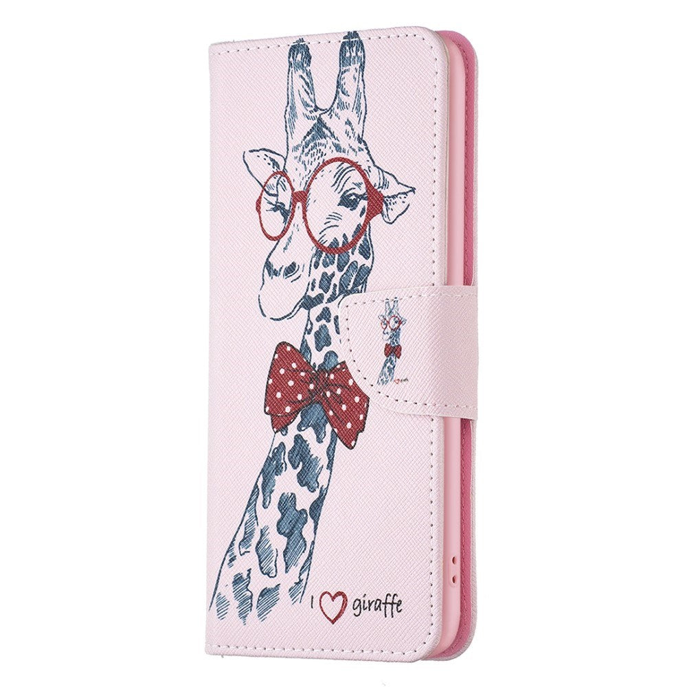 EIDERWOOD iPhone 16 Plus Leather Flip Cover m. Lommebok- og stativfunksjon - Giraffe