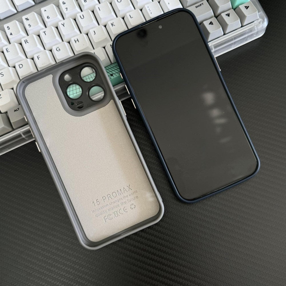 EIDERWOOD iPhone 14 Pro Silikone Bagside Cover m. Indbygget Kamerabeskyttelse - Hvid