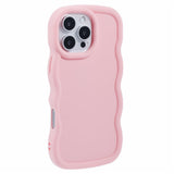 EIDERWOOD iPhone 16 Pro Fleksibelt Plastik Wavy Mobil Cover - Lyserød