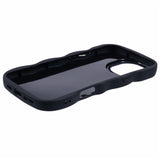 EIDERWOOD iPhone 16 Pro Fleksibelt Plastik Wavy Mobil Cover - Sort
