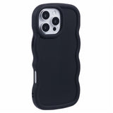 EIDERWOOD iPhone 16 Pro Max Fleksibelt Plastik Wavy Mobil Cover - Sort