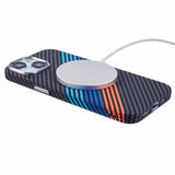 iPhone 14 - EIDERWOOD Mønstret Carbon Cover - MagSafe Kompatibel - Colorful Stripes