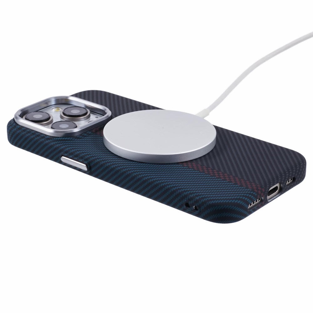 iPhone 14 Pro - EIDERWOOD-mønstret karbondeksel - MagSafe-kompatibel - Mørkfarget mønster