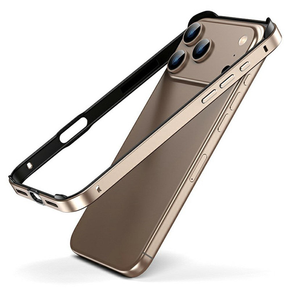 iPhone 17 Pro Max EIDERWOOD Metal Bumper Cover m. Stødabsorberende Silikone Hjørner - Guld