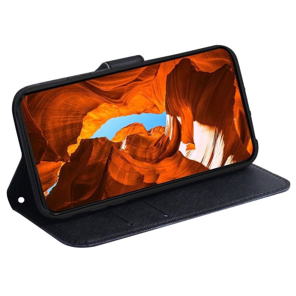 Google Pixel 8 Leather Flip Cover m. Lommebok &amp; Print - Hund &amp; Ulv