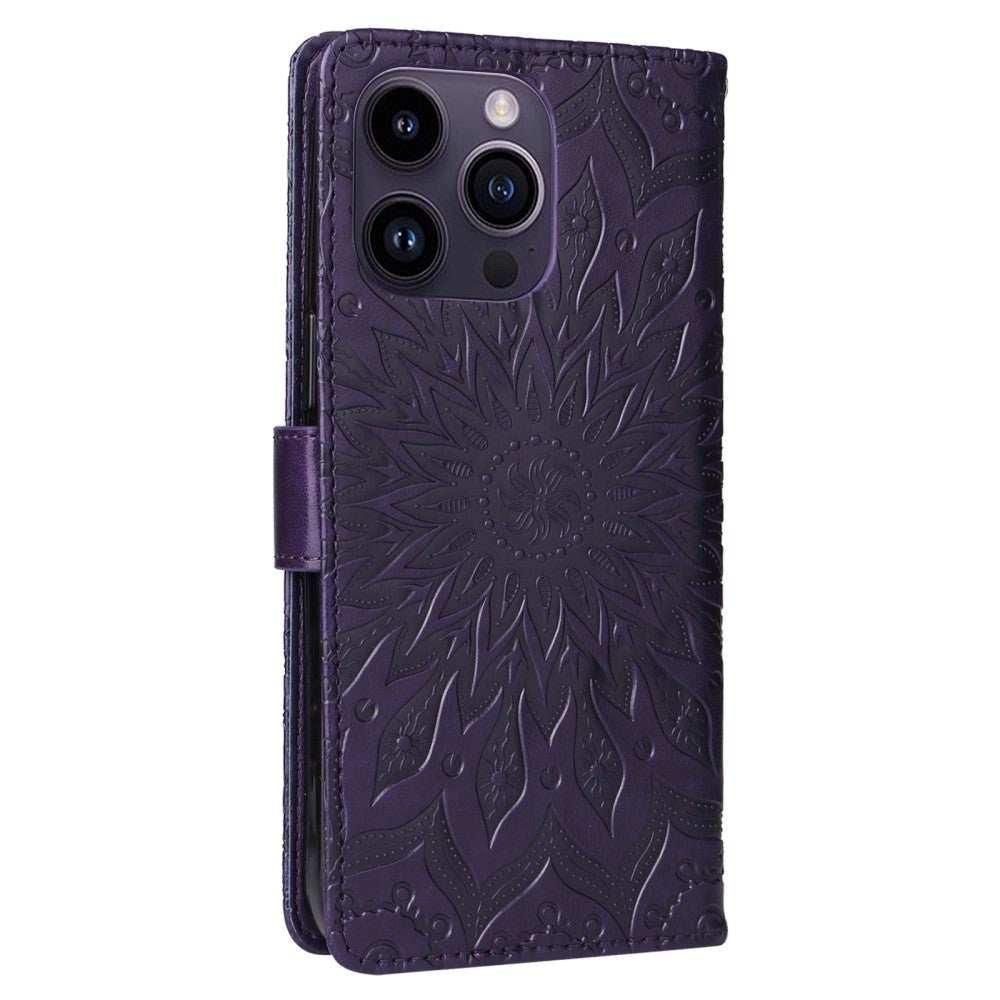 iPhone 15 Pro Max Leather Flip Cover m. Veske og stropp - Mandala Flower - Lilla