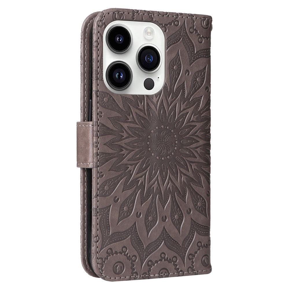 iPhone 15 Pro Leather Flip Cover m. Lommebok og stropp - Mandala Flower - Brun