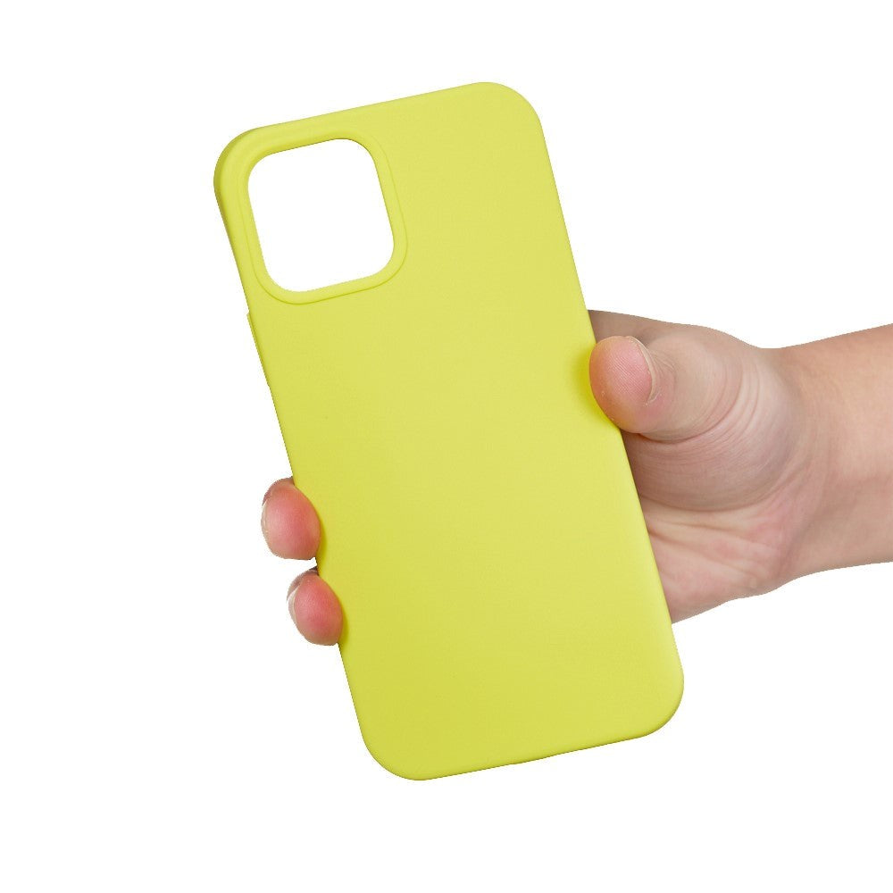iPhone 15 Liquid Silikone Bagside Cover - Gul