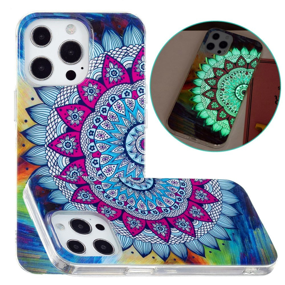 iPhone 15 Pro Luminous fleksibelt bakdeksel av plast m. Trykk - Mandala Blomst