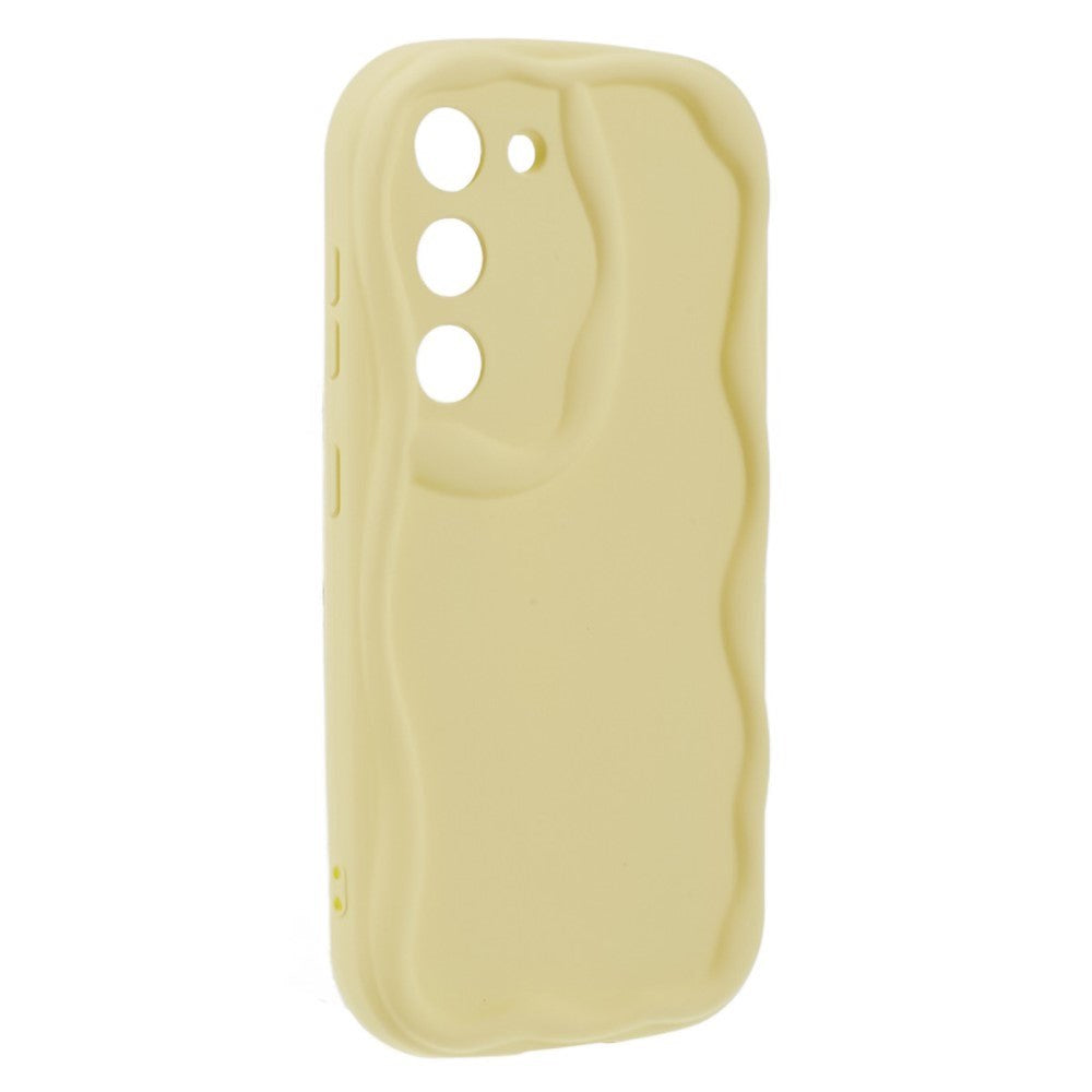 Samsung Galaxy S23 Fleksibelt Plastik Bagside Cover m. Bølget Kanter - Gul