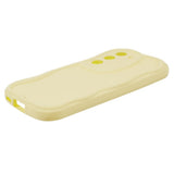 Samsung Galaxy S23 Fleksibelt Plastik Bagside Cover m. Bølget Kanter - Gul