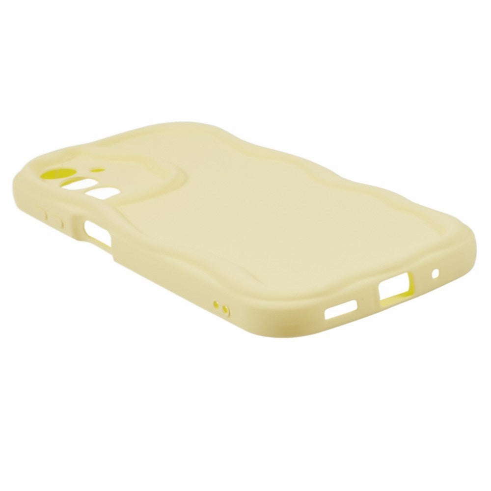 EIDERWOOD Samsung Galaxy S23 FE Fleksibelt Plastik Bagside Cover m. Bølget Kanter - Gul