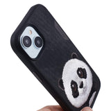 iPhone 15 Hybrid Bakdeksel m. Dyremotiv og broderi - Panda