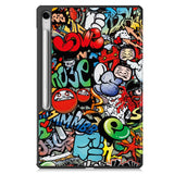 Samsung Galaxy Tab S10 FE+ (Plus) - EIDERWOOD Tri-Fold Kunstlæder Flip Cover m. Mønster - Graffiti