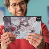 iPad Pro 11" (2022 / 2021 / 2020) Fleksibelt Bagside Cover - Lyserøde Roser
