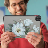 iPad Pro 11" (2022 / 2021 / 2020) fleksibelt bakdeksel - Matt gjennomsiktig / hvite blomster