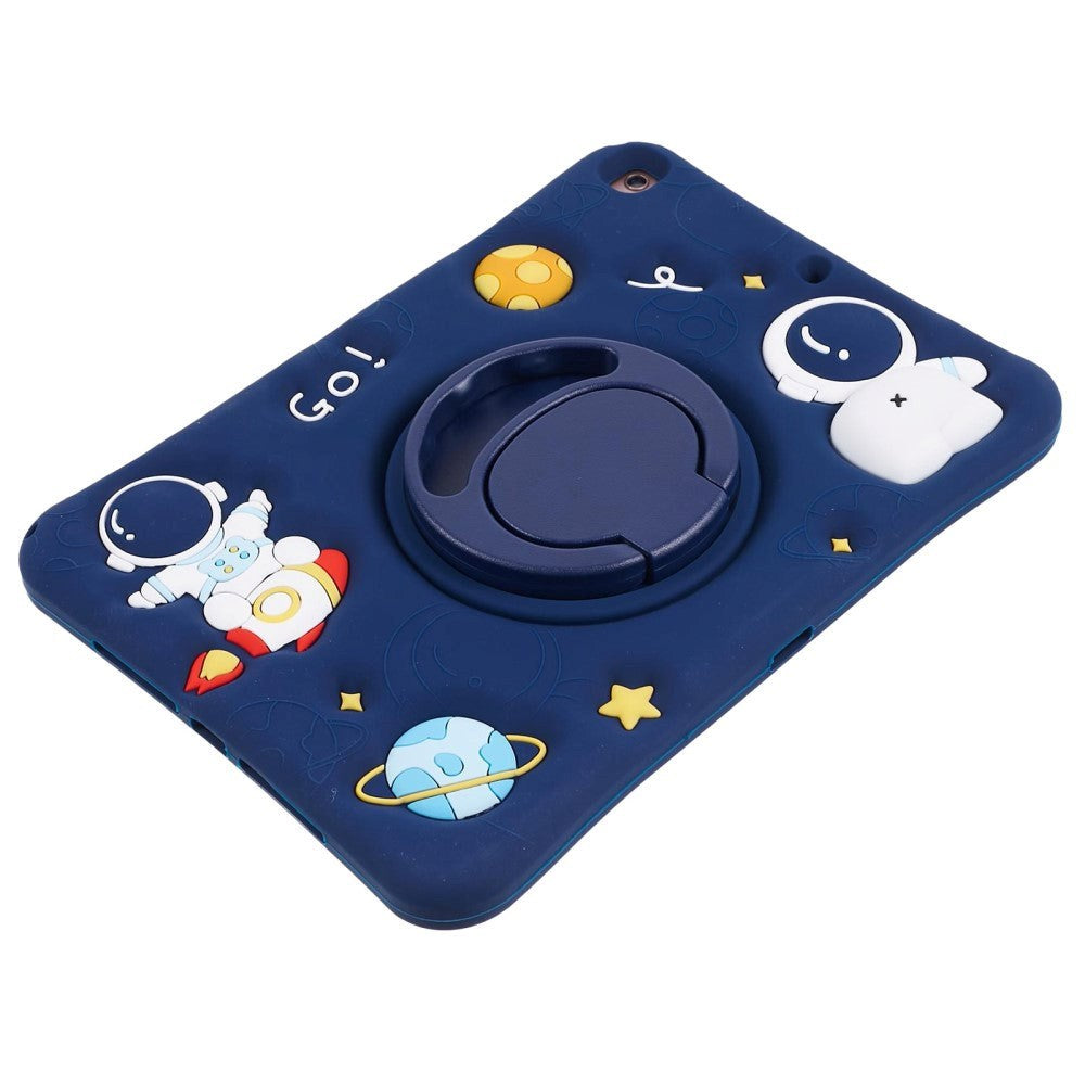 iPad 10.2 (2021 / 2020 / 2019) / Air 10.5 (2019) Kids Cover - Astronaut Back Cover m. Stativ og skulderstropp - Mørkeblå