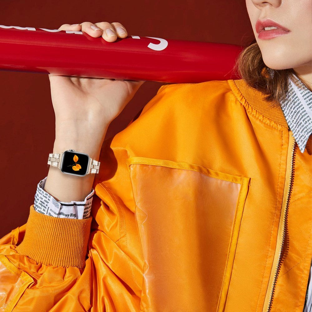 Apple Watch (42/44/SE/45/46/49mm) Metal Urrem m. Rhinsten - Guld