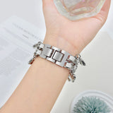 Apple Watch (42 / 44 / SE / 45 / 46 / 49 mm) - EIDERWOOD metallrem m. Vegansk lær og anheng - Sølv / Hvit