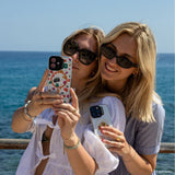 Case&amp;Me - Emily in Paris - iPhone 16 Pro deksel - Croissant