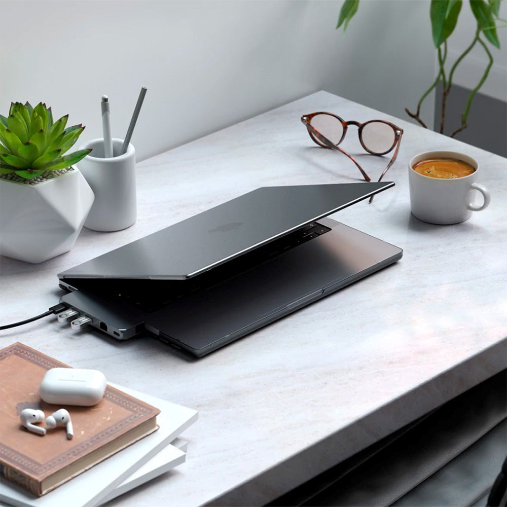 Satechi MacBook Pro 14 M1/M2/M3/M4 (2021-2024) Eco Hardshell-deksel – mørkt gjennomsiktig