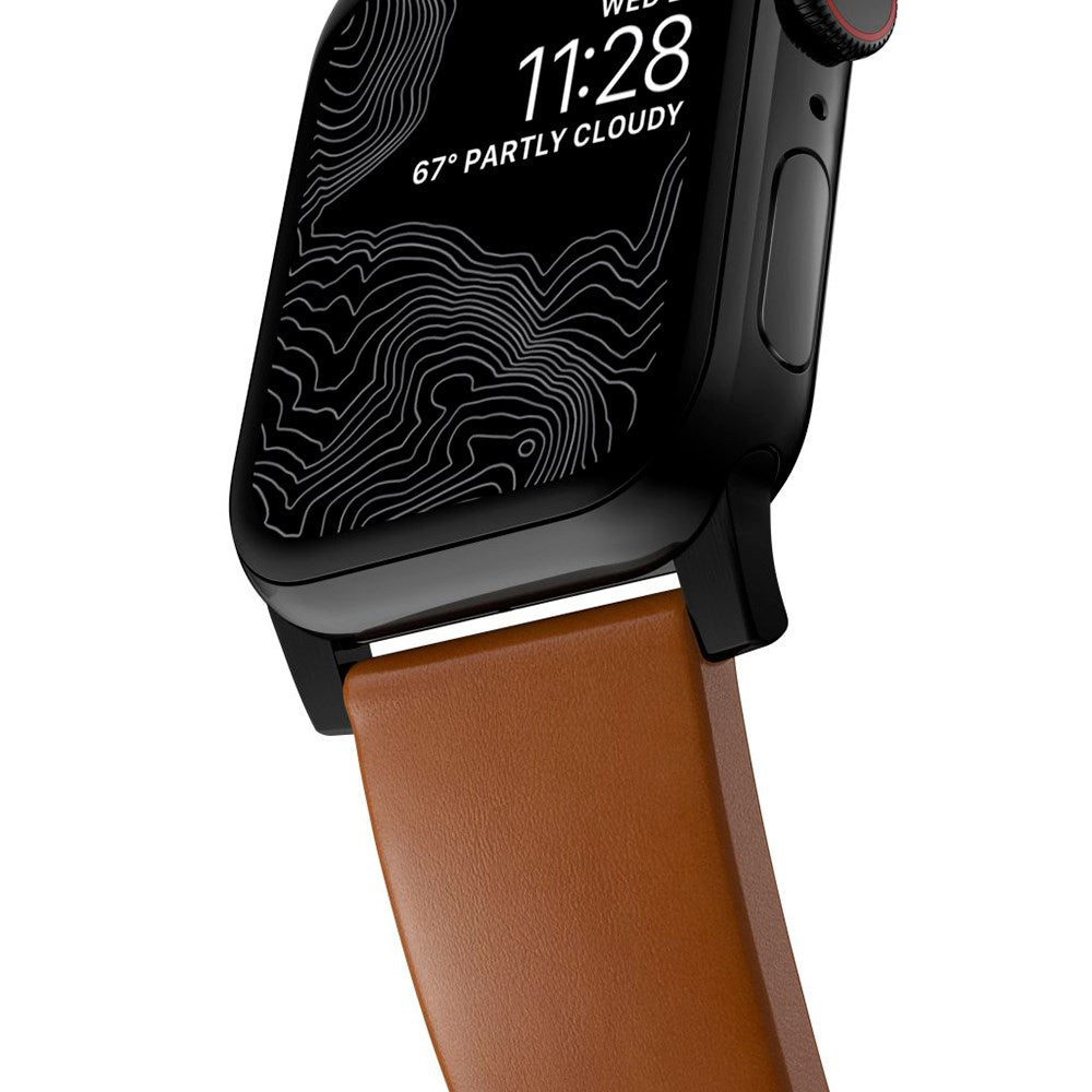 Nomad Apple Watch (42/44/SE/45/46/49 mm) moderne båndrem - engelsk brun / svart maskinvare