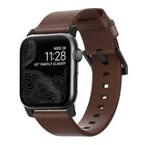 Nomad Apple Watch (42/44/SE/45/46/49 mm) moderne Horween-båndstropp - rustikk brun / svart maskinvare